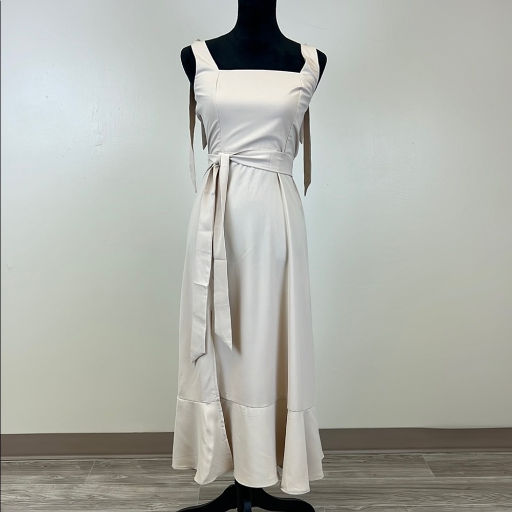 Elegant Cream Sleeveless Dress